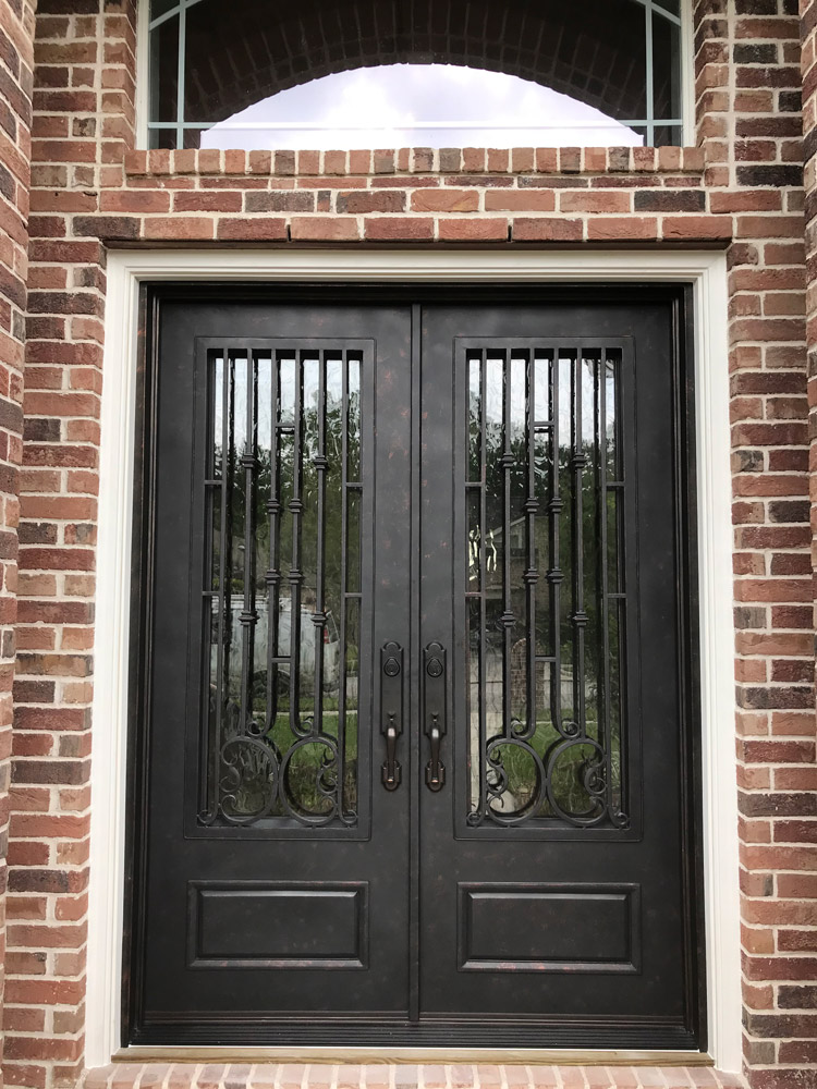 Protect Your Home With a Storm Door With Screen | Houston, TX 1 storm door with screen Houston, TX